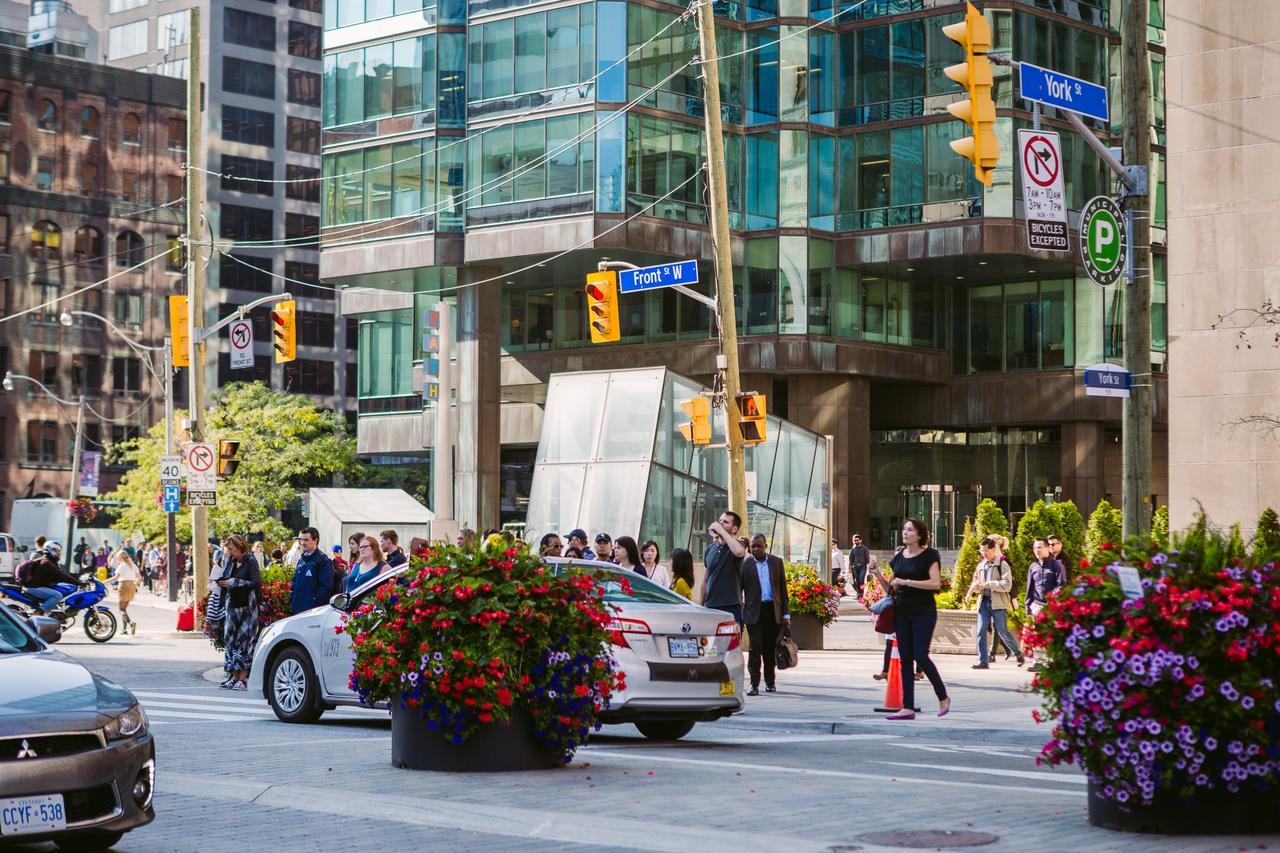Cityscape Condo In Fort York โตรอนโต ภายนอก รูปภาพ