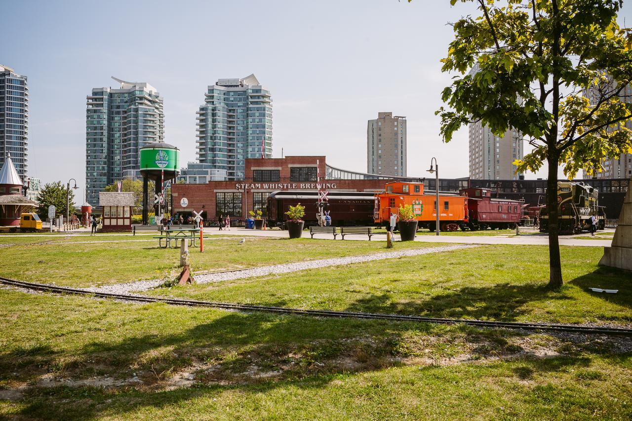 Cityscape Condo In Fort York โตรอนโต ภายนอก รูปภาพ