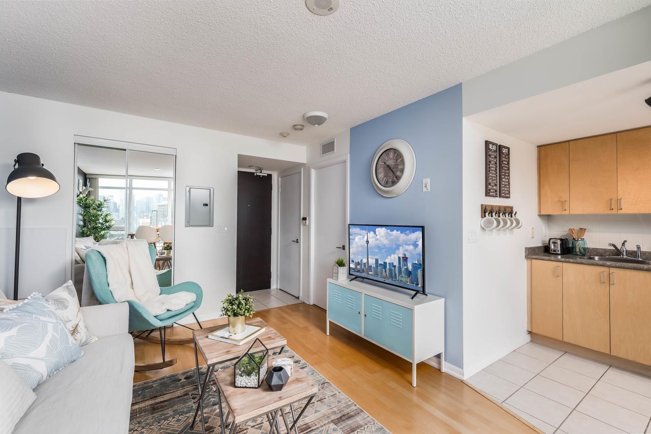 Cityscape Condo In Fort York โตรอนโต ภายนอก รูปภาพ